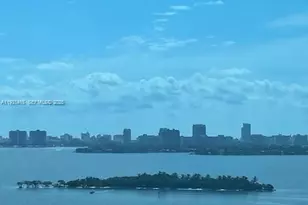 700 NE 25th St, Miami, FL 33137 - Photo 1