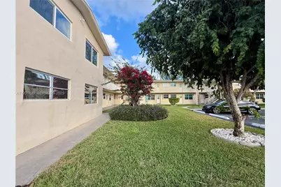 1301 N 12th Ct #4B, Hollywood, FL 33019 - Photo 1