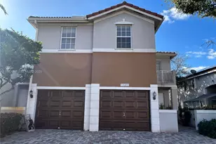 11562 NW 80th St, Doral, FL 33178 - Photo 1