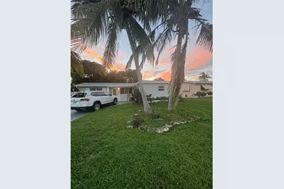 1020 N 74th Ter, Hollywood, FL 33024 - Photo 1