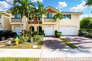 4652 Horseshoe Cir, Davie, FL 33328 - Photo 1