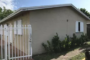 2845 NW 13th Ct, Fort Lauderdale, FL 33311 - Photo 1