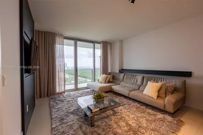 16385 Biscayne Blvd #3117, North Miami Beach, FL 33160 - Photo 1