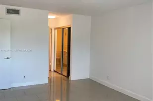 120 Lakeview Dr, Weston, FL 33326 - Photo 1