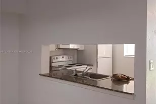 405 Gardens Dr, Pompano Beach, FL 33069 - Photo 1