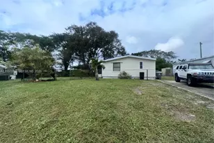 10492 S 228th Ln, Boca Raton, FL 33428 - Photo 1