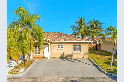 7665 NW 183rd Ter #1405, Hialeah, FL 33015 - Photo 1