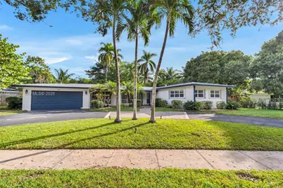 812 Holly Ln, Plantation, FL 33317 - Photo 1