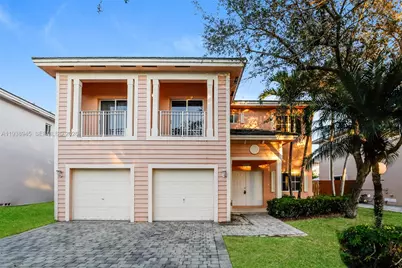 377 NE 29th Ter, Homestead, FL 33033 - Photo 1