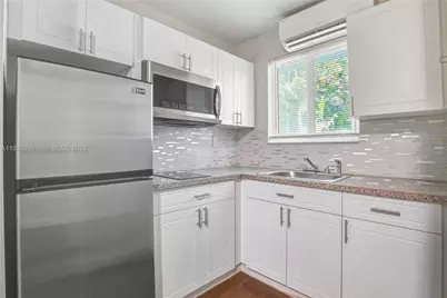 793 NW 91st St #5, Miami, FL 33150 - Photo 1