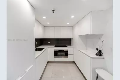 20505 E Country Club Dr #432, Aventura, FL 33180 - Photo 1