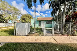617 NW 10th St, Miami, FL 33136 - Photo 1