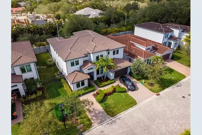 5635 Brookfield Cir W, Fort Lauderdale, FL 33312 - Photo 1