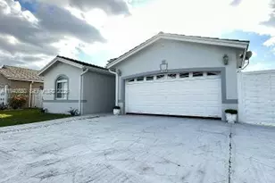 1040 SW 142nd Ave, Miami, FL 33184 - Photo 1