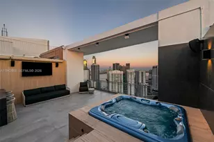 90 SW 3rd St, Miami, FL 33130 - Photo 1