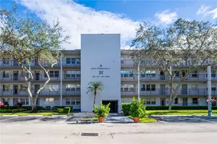 251 SW 132nd Way, Pembroke Pines, FL 33027 - Photo 1