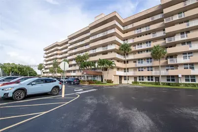 250 Jacaranda Dr #506, Plantation, FL 33324 - Photo 1