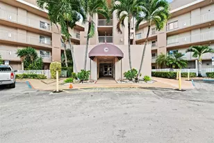 7414 Trent Dr, Tamarac, FL 33321 - Photo 1