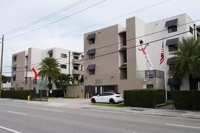 211 NW 72nd Ave #405, Miami, FL 33126 - Photo 1