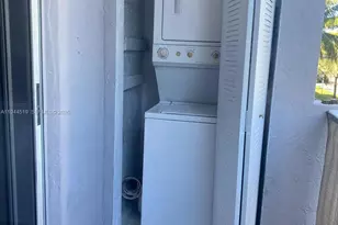 2690 W 76th St, Hialeah, FL 33016 - Photo 18