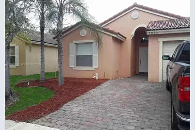 2006 SE 14th St #2006, Homestead, FL 33035 - Photo 1