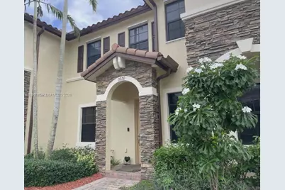 3220 SE 7th St, Homestead, FL 33033 - Photo 1