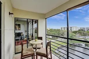 2304 S Cypress Bend Dr, Pompano Beach, FL 33069 - Photo 1
