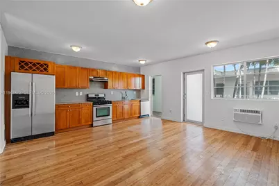 7950 Tatum Waterway Dr #N19, Miami Beach, FL 33141 - Photo 1
