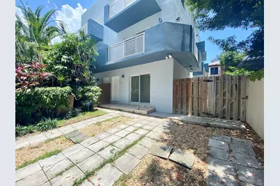 235 SW 17th Rd #101, Miami, FL 33129 - Photo 1
