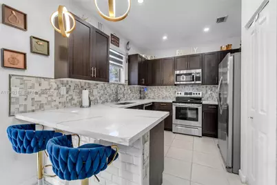 2614 SE 13th St, Homestead, FL 33035 - Photo 1