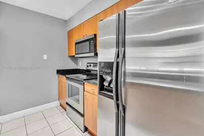 2881 N Oakland Forest Dr #113, Oakland Park, FL 33309 - Photo 1