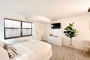 664 SE 20th Ave, Deerfield Beach, FL 33441 - Photo 1