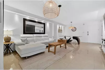 2401 Collins Ave #1110, Miami Beach, FL 33140 - Photo 1