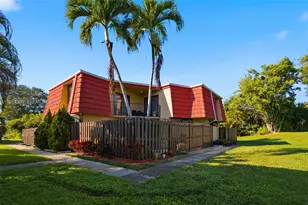 23024 Oxford Pl, Boca Raton, FL 33433 - Photo 1