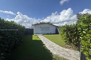 10504 SW 77th Ct, Pinecrest, FL 33156 - Photo 1