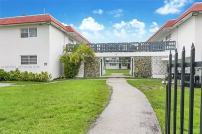 111 NW 152nd St #25, Miami, FL 33169 - Photo 1