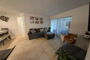 430 S Park Rd, Hollywood, FL 33021 - Photo 1