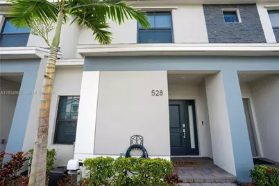 528 NE 1st Dr, Florida City, FL 33034 - Photo 1