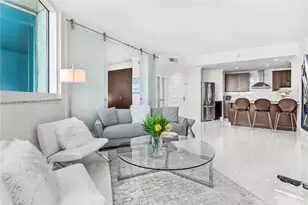 300 South Pointe Dr, Miami Beach, FL 33139 - Photo 1
