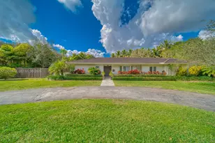 9750 SW 96th Ct, Miami, FL 33176 - Photo 1