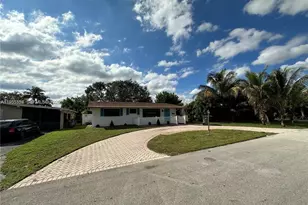 7880 NW 11th St, Pembroke Pines, FL 33024 - Photo 1
