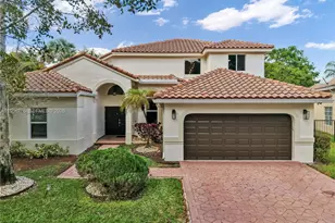 637 Lake Blvd, Weston, FL 33326 - Photo 1