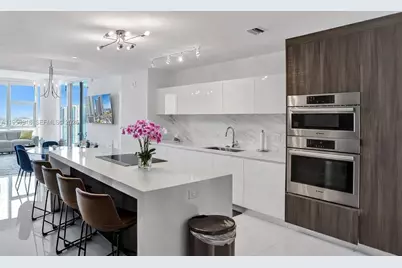 851 NE 1st Ave #2401, Miami, FL 33132 - Photo 1