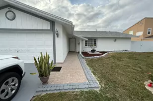 2146 SE 15th Pl, Cape Coral, FL 33990 - Photo 1