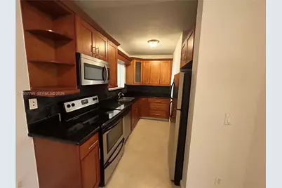2880 Pine Tree Dr #9, Miami Beach, FL 33140 - Photo 1