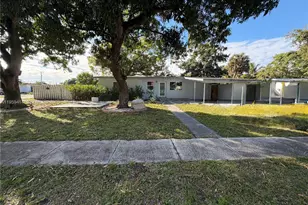 4210 SW 10th St, Plantation, FL 33317 - Photo 1