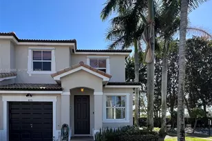 4176 NE 9th St, Homestead, FL 33033 - Photo 1