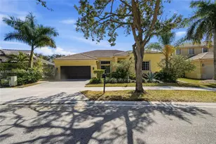833 Crestview Cir, Weston, FL 33327 - Photo 1