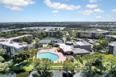 900 Colony Point Cir #505, Pembroke Pines, FL 3306 - Photo 1