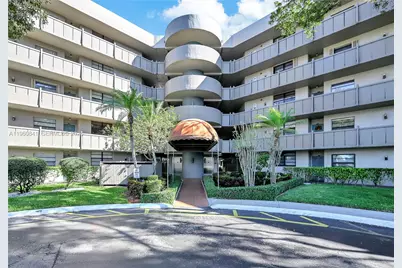 1101 Colony Point Cir #422, Pembroke Pines, FL 33026 - Photo 1